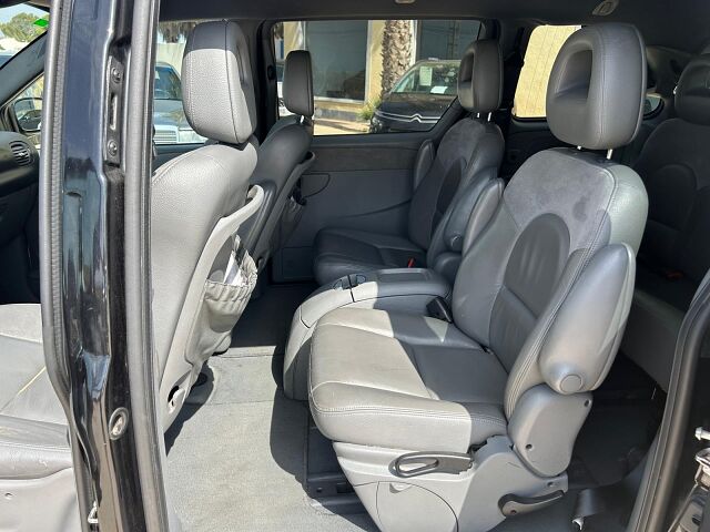 CHRYSLER VOYAGER LX 2.8 CRDI AUTO SPANISH LHD IN SPAIN 154K 7 SEAT SUPERB 2007